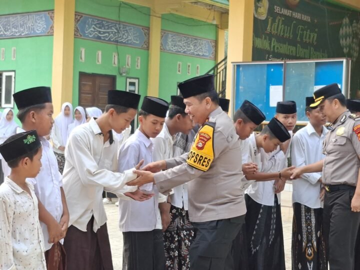 PERERAT SILATURAHMI DAN PERKUAT SINERGI BERSAMA ULAMA, KAPOLRES MUSI RAWAS SAMBUNG KETUA PCNU DI PONPES DARUL BAROKAH