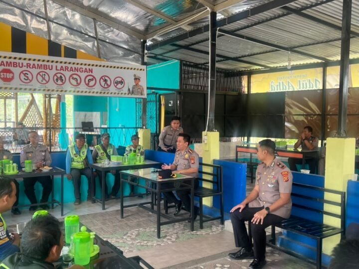 Terapkan Polisi Bersama Masyarakat, Kapolres Musi Rawas Rangkul Komunitas Ojek AKOR, Jaga Keselamatan Berlalu Lintas