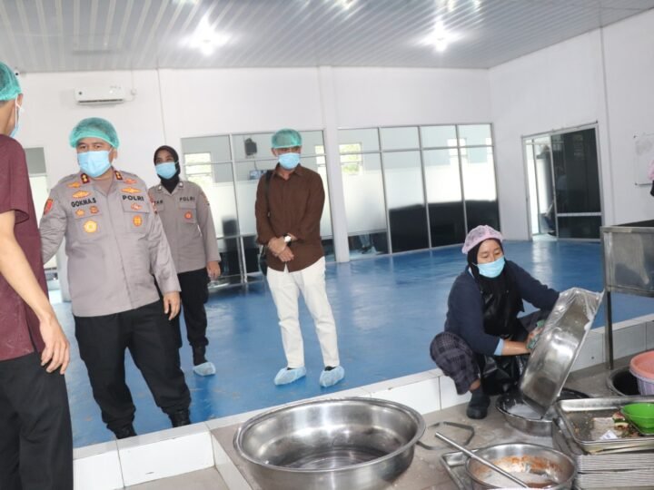 PASTIKAN KUALITAS DAN KEAMANAN PANGAN UNTUK PELAJAR,AKBP GOKMA ULIATE SITOMPUL CEK SPPG POLRES MUSI RAWAS
