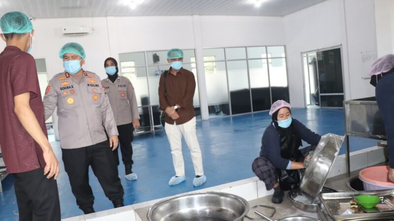 PASTIKAN KUALITAS DAN KEAMANAN PANGAN UNTUK PELAJAR,AKBP GOKMA ULIATE SITOMPUL CEK SPPG POLRES MUSI RAWAS