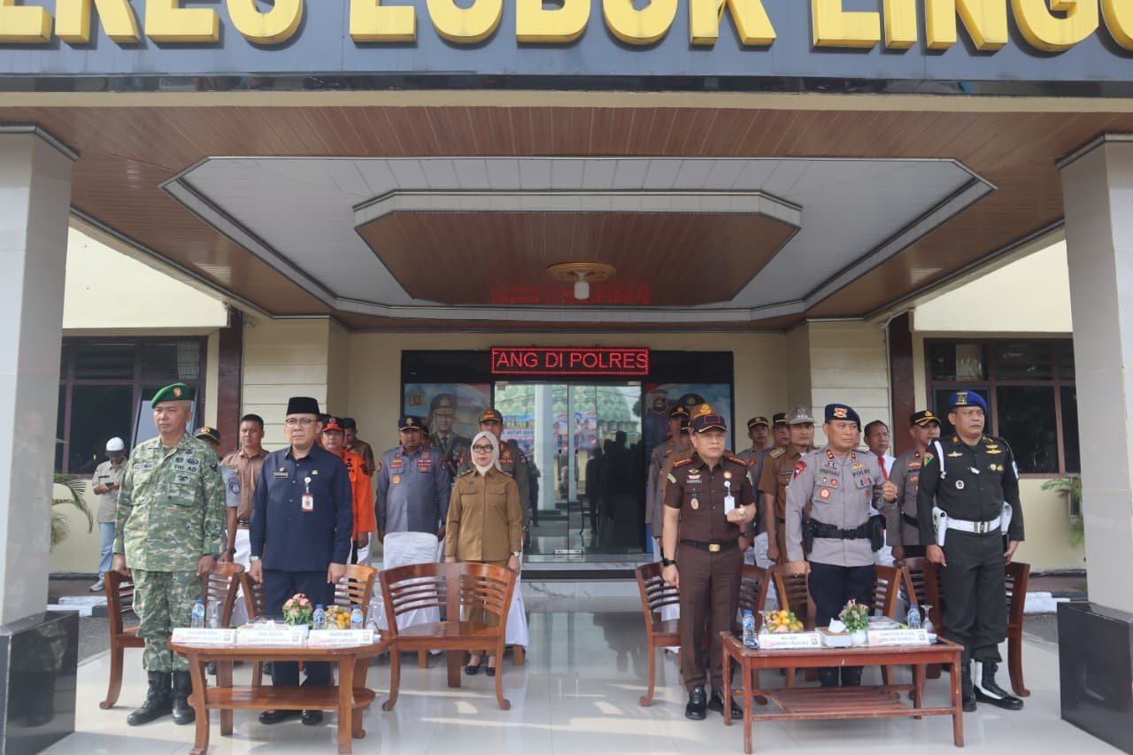 Peningkatan Edukasi dan Sosialisasi keselamatan Berlalu Lintas, Kapolres Lubuk Linggau Pimpin Upacara Operasi  Musi 2026