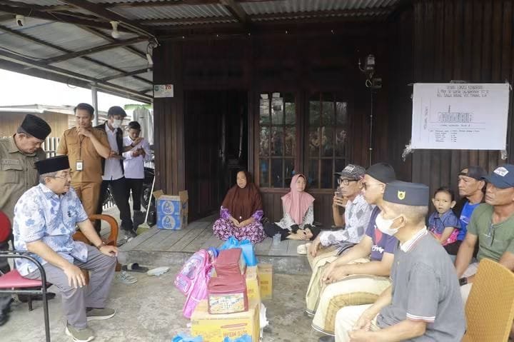 Bupati Anwar Sadat Salurkan Bantuan Musibah dan Sosial di Betara, Bram Itam, hingga Tungkal Ilir