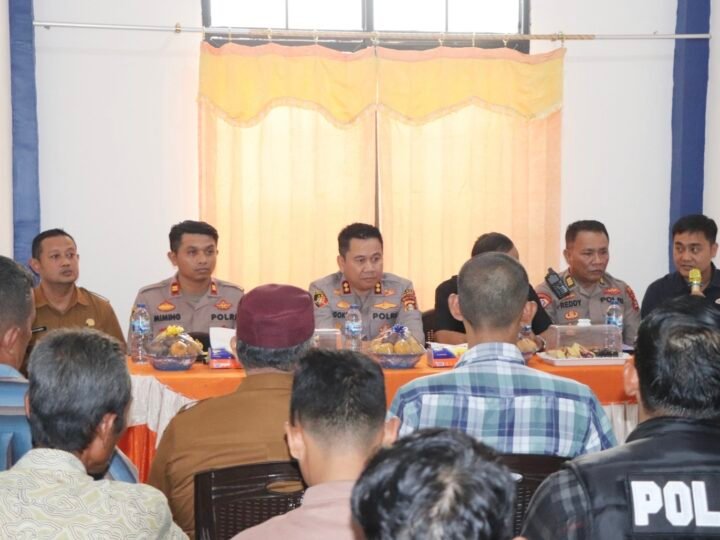 Kapolres Musi Rawas Launching Posko “Kampung Tangguh Bebas Narkoba Polisi Bersama Masyarakat”, di Tanah Priuk, Ajak Warga Selamatkan Generasi Muda
