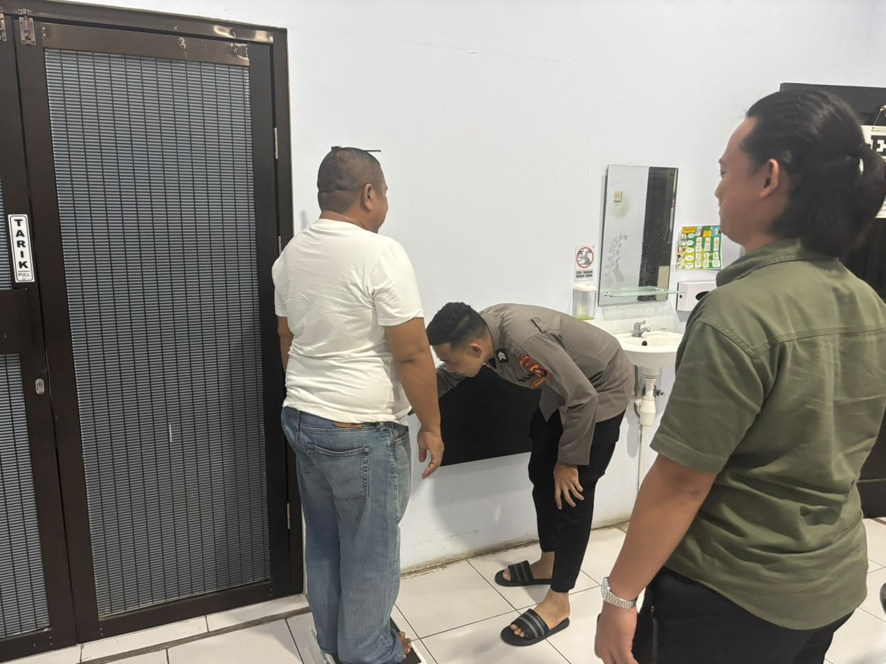 DITRESKRIMSUS POLDA GORONTALO MELAKSANAKAN KEGIATAN TAHAP II TERHADAP PELAKU KEGIATAN PERTAMBANGAN EMAS TANPA IZIN (PETI) DI KAB. POHUWATO