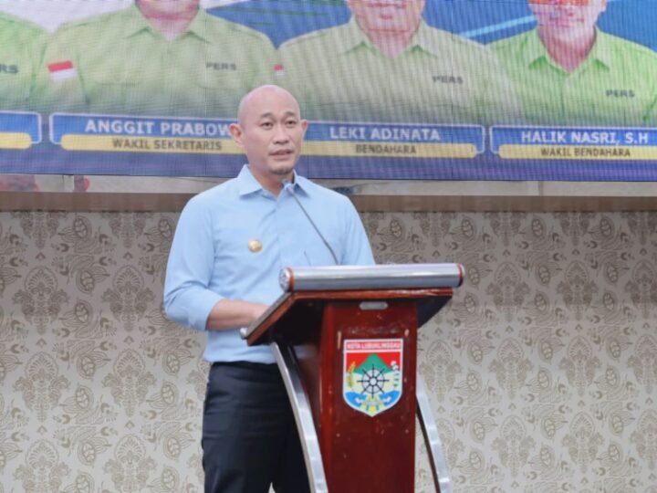 Wali Kota Lubuk Linggau H Rachmat Hidayat Kukuhkan Pengurus Komunitas Jurnalis Silampari Periode 2026-2031