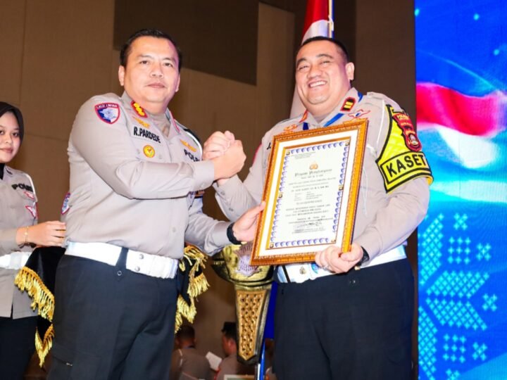 SAT LANTAS POLRES LUBUK LINGGAU MERAIH PENGHARGAAN,ATAS BUKTI HASIL MENGUKAP KASUS TABRAK LARI DAN BBM ILEGAL