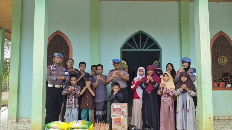 JAJARAN SIPROPAM POLRES LUBUK LINGGAU,PADA HARI JUM’AT BERKAH MENYALURKAN SEMBAKO KEPADA PANTI ASUHAN TAHFIDZ ULUMUL QUR’AN
