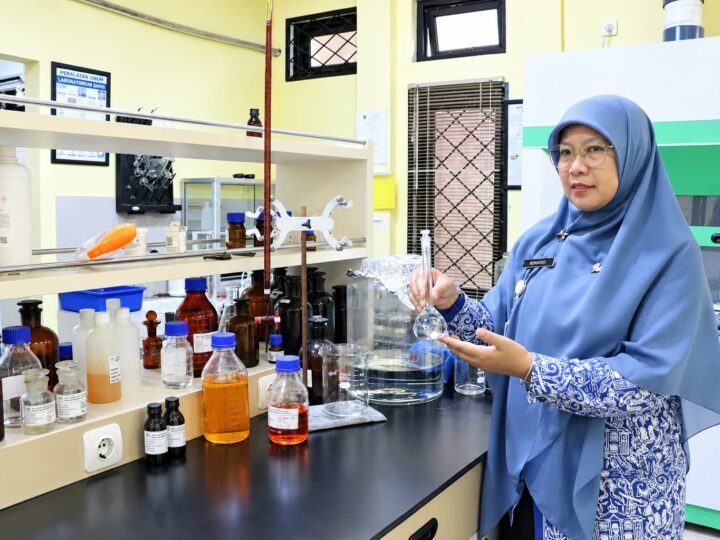 Berawal dari Keterbatasan, Emalia Agustina Bawa Laboratorium Lingkungan Kabupaten Bekasi Menuju Layanan Terpadu